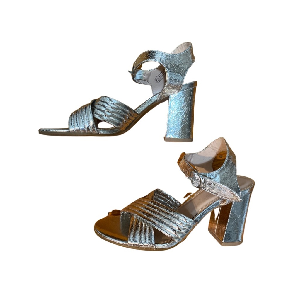 Silver Abound sandals 7.5 - NEW without tags